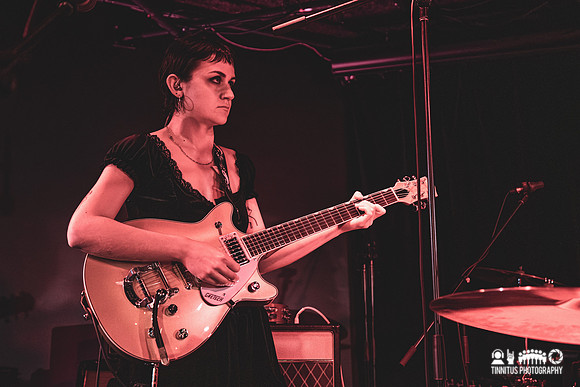 Knifeplay in concert