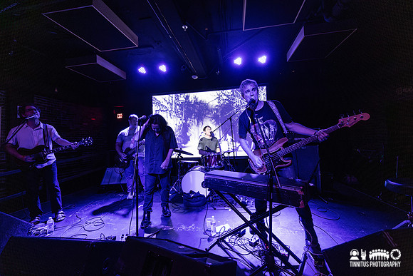 Oneida in concert