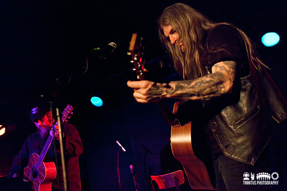 Scott Kelly (left) and Scott Weinrich (right) in concert