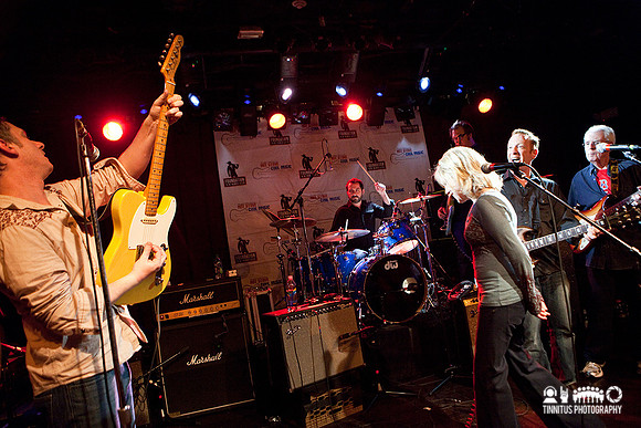 Mike Gent of the Hot Music Cool Music All-Stars in concert