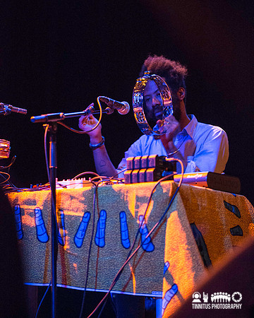 Om in concert