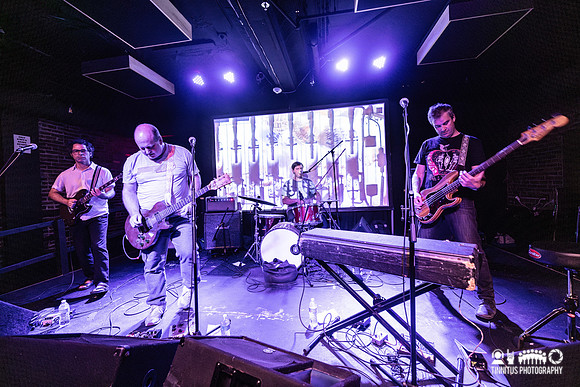 Oneida in concert