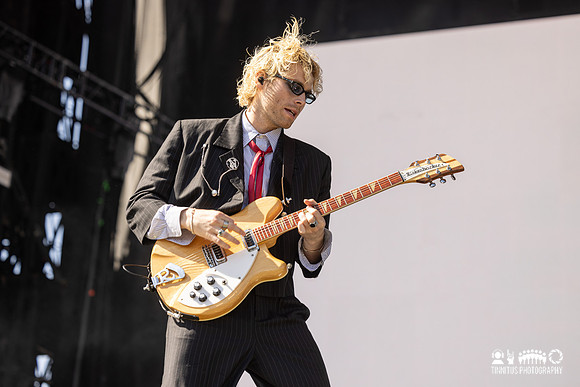 Luke Hemmings in concert