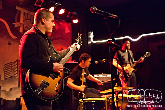 Black Clouds in concert, supporting Major Stars