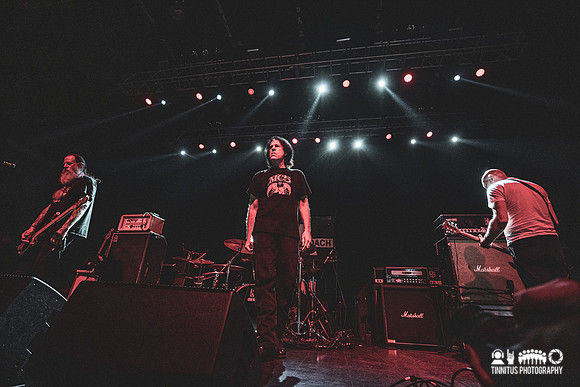 Negative Approach in concert