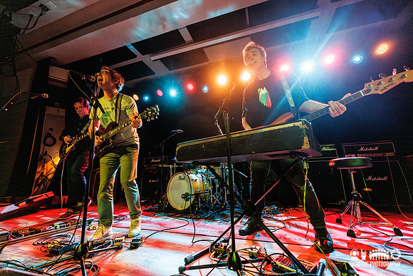 Oneida in concert