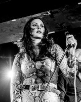 Bobbie Dazzle in concert