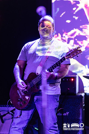 Oneida in concert