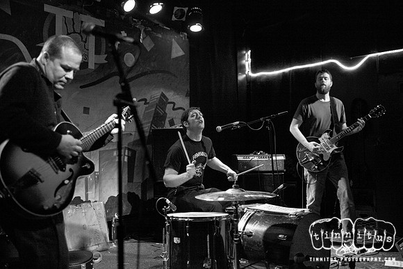 Black Clouds in concert, supporting Major Stars
