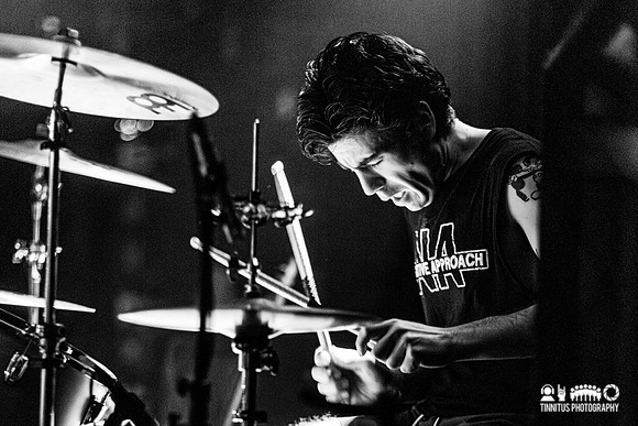 Frankie and the Witch Fingers in concert