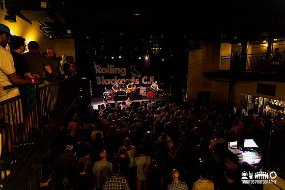 Rolling Blackouts Coastal Fever in concert