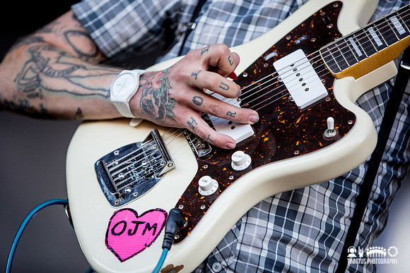 Thee Oh Sees play at ATP's I'll Be Your Mirror event.
