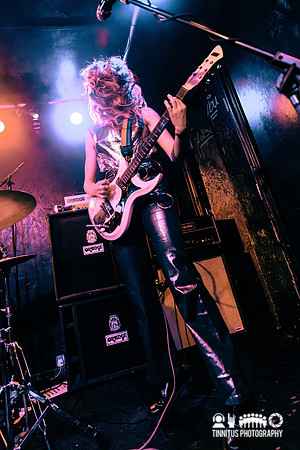 Earth Tongue in concert