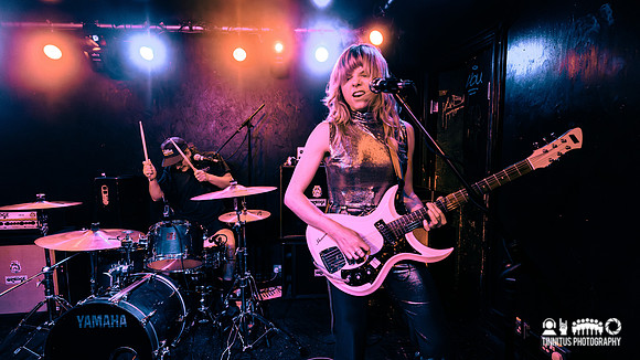 Earth Tongue in concert