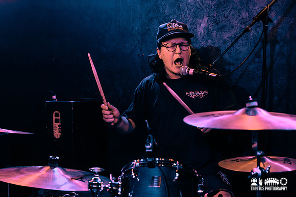 Earth Tongue in concert