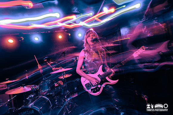 Earth Tongue in concert