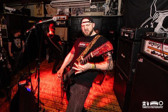 Acid Throne in concert