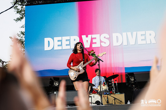 Deep Sea Diver in concert