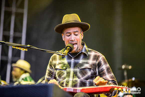 Ben Harper and the Innocent Criminals in concert