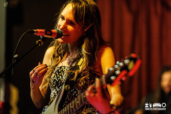 Speedy Ortiz in concert