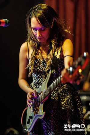 Speedy Ortiz in concert
