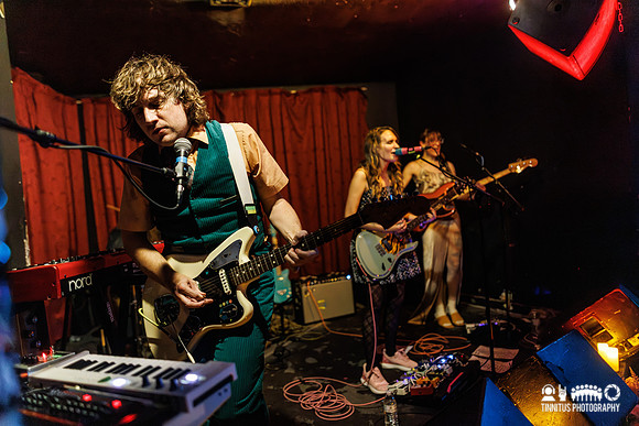 Speedy Ortiz in concert