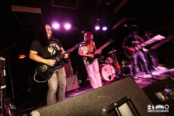 Hiroe in concert