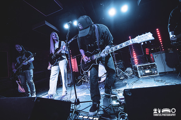 Hiroe in concert