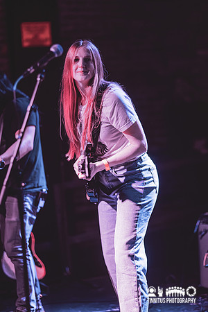 Hiroe in concert