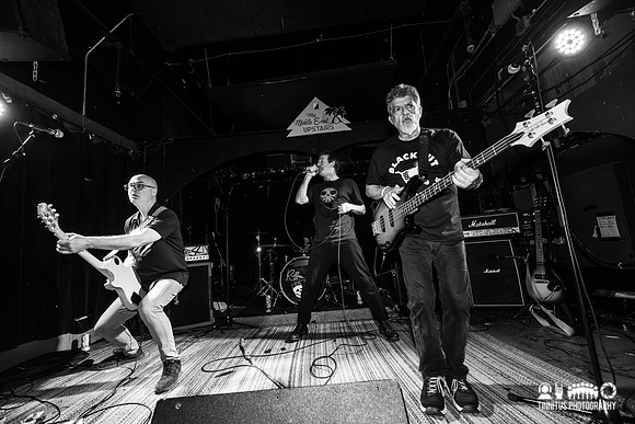 The Effigies in concert