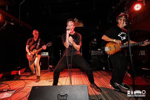 The Effigies in concert