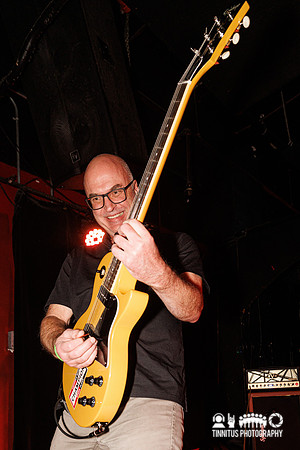 The Effigies in concert