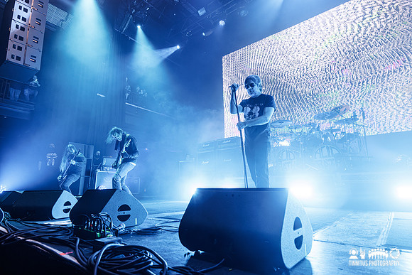 Acid Bath in concert