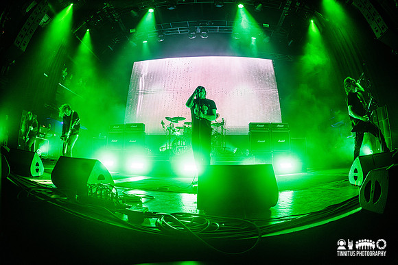 Acid Bath in concert