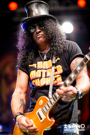 Slash in concert