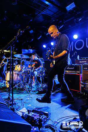 J Robbins in concert