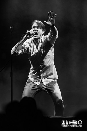 Suede in concert