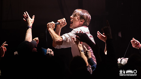 Suede in concert
