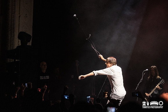 Suede in concert