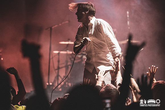 Suede in concert