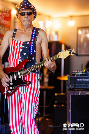 Amoeba Kinevel in concert