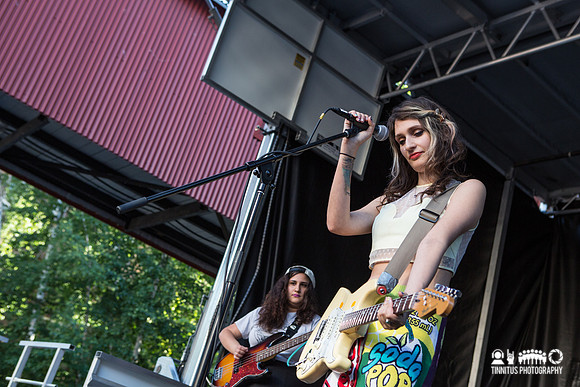 Speedy Ortiz in concert