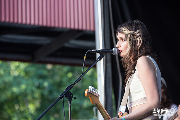 Speedy Ortiz in concert