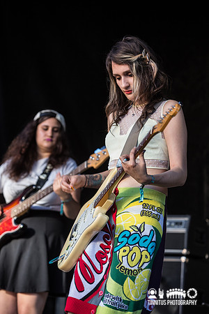 Speedy Ortiz in concert