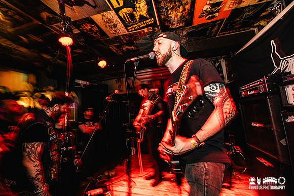 Acid Throne in concert