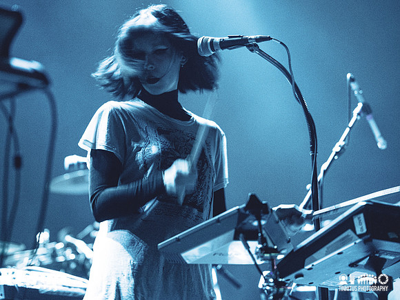 Glove in concert