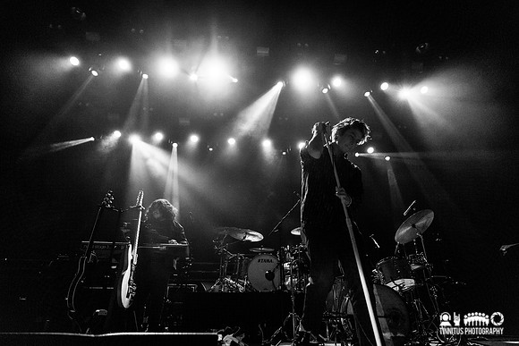 Inner Wave in concert