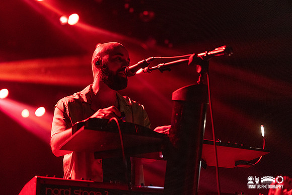 Inner Wave in concert