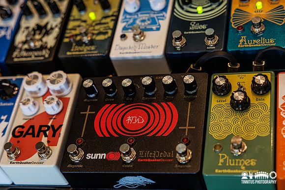 Earthquaker guitar pedals at Ice Cream Floats