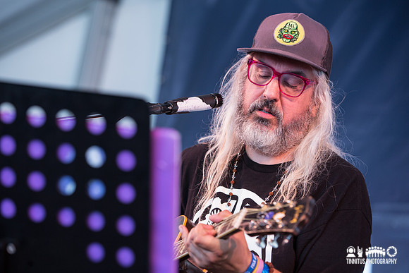 J Mascis in concert